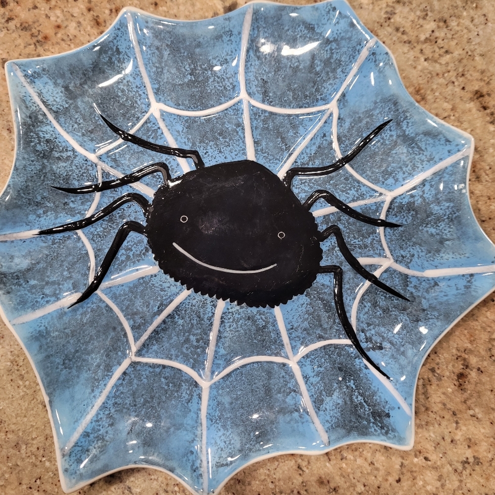 Wendy Bentley certified international Halloween ceramic spider web plate/candy d